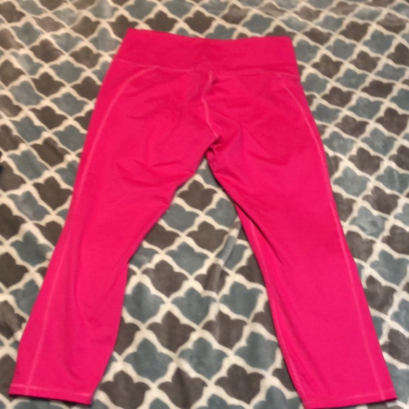 🥳2/$100🥳 Fabletics legging and sweater outfit - Picture 6 of 7